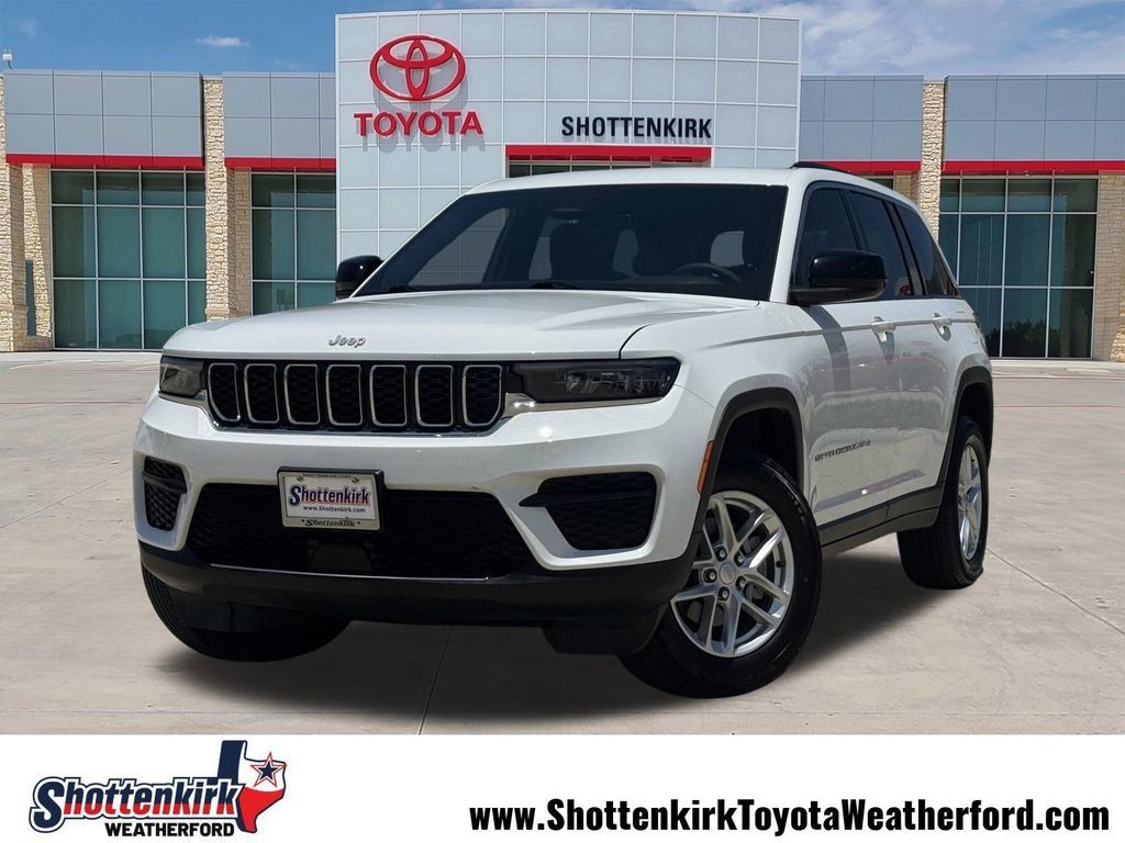 Used 2025 Jeep Grand Cherokee Laredo X w/ Luxury Tech Group I AWD/4WD image 1