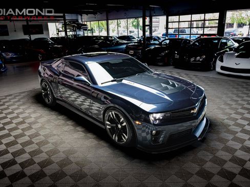 Used 2014 Chevrolet Camaro ZL1 RWD image 3
