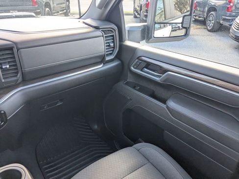 Used 2025 Chevrolet Silverado 2500 LT w/ Convenience Package image 16