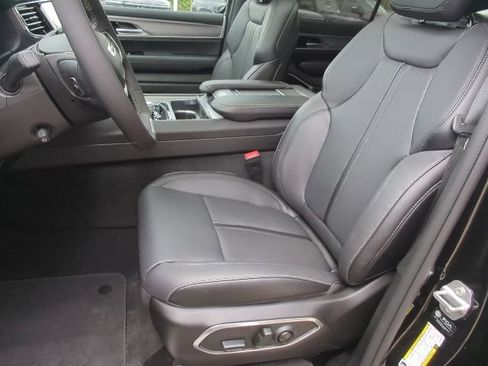 New 2026 Jeep Grand Wagoneer Limited AWD/4WD image 12