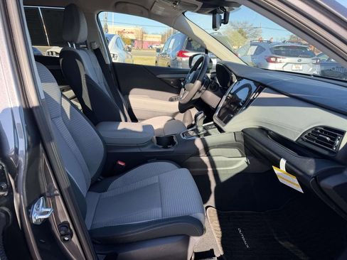 Used 2025 Subaru Outback Premium image 12