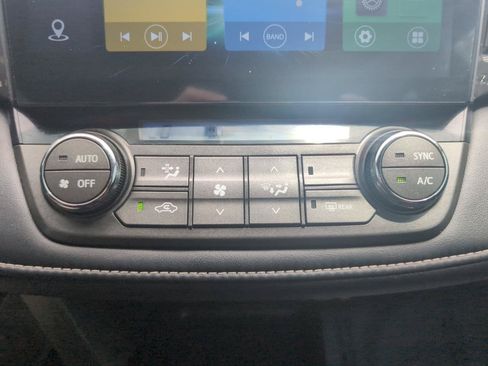 Used 2015 Toyota RAV4 Limited FWD image 27
