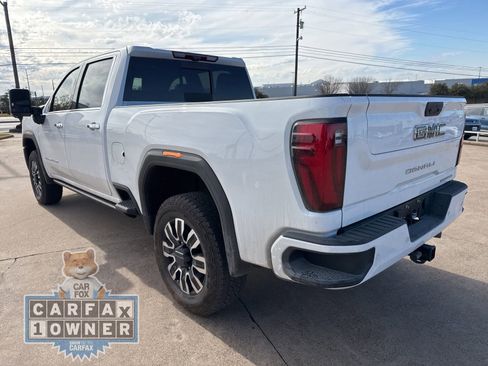 Used 2025 GMC Sierra 2500 Denali Ultimate image 5