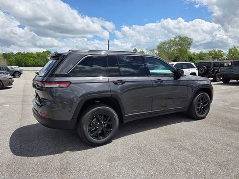 New 2026 Jeep Grand Cherokee Altitude AWD/4WD image 11
