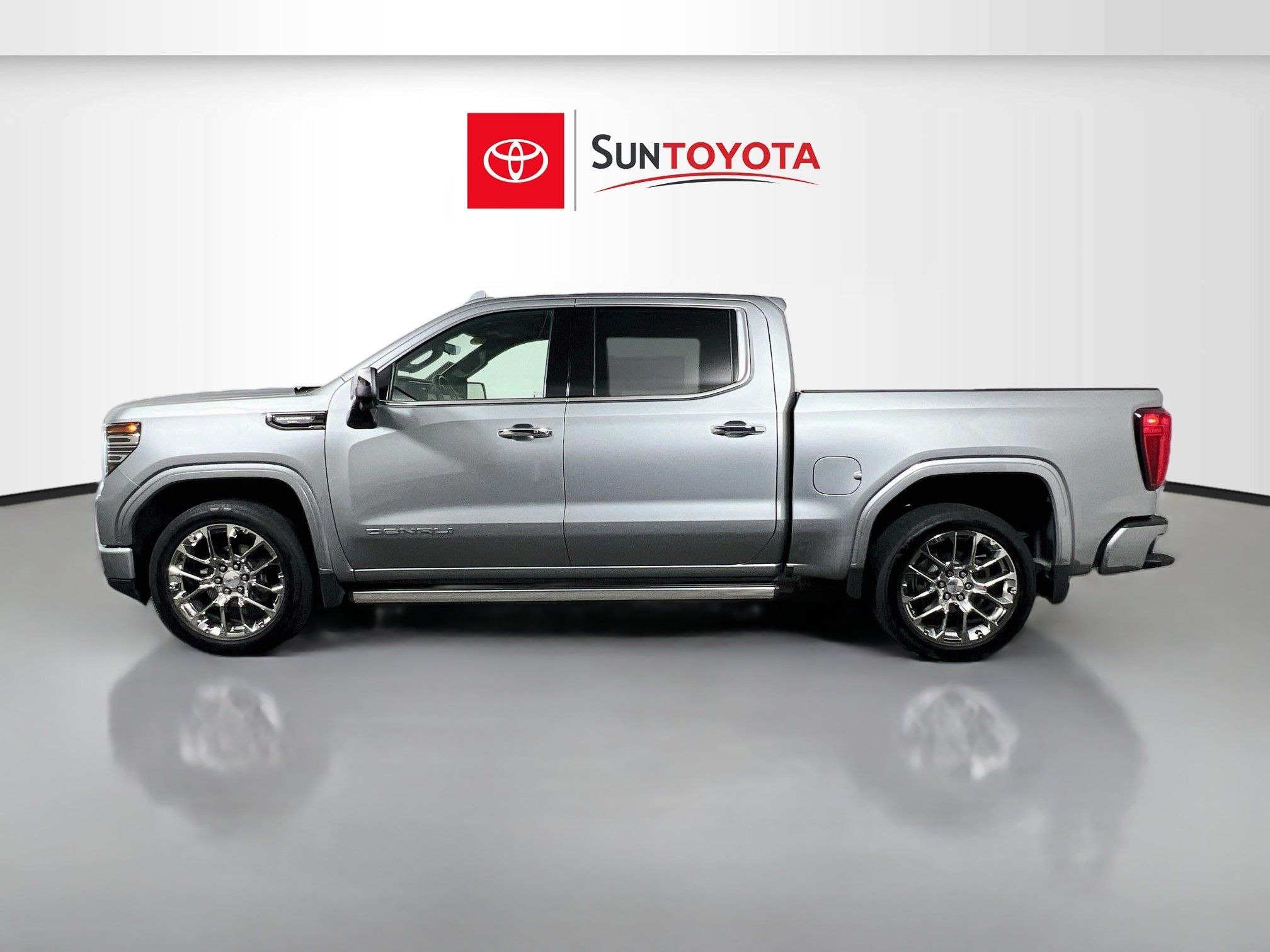 Used 2025 GMC Sierra 1500 Denali Ultimate AWD/4WD image 6