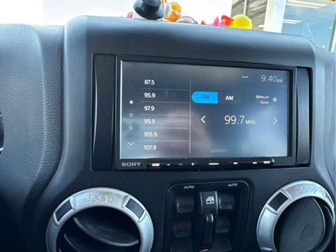 Used 2014 Jeep Wrangler Freedom Edition image 4