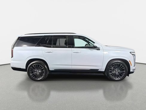 Used 2026 Cadillac Escalade Platinum Sport w/ LPO, Floor Liner Package AWD/4WD image 3