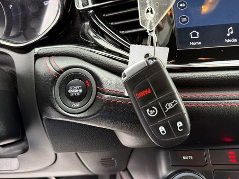 Certified 2023 Dodge Durango R/T image 30