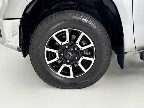 Used 2017 Toyota Tundra SR5 w/ TRD Off Road Package image 27