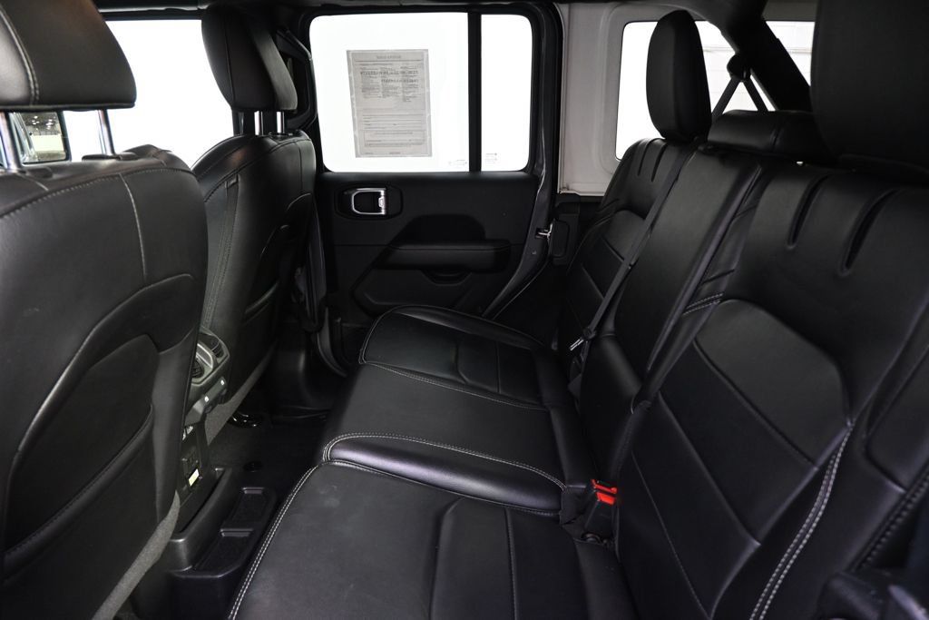 Used 2023 Jeep Wrangler Unlimited Sahara AWD/4WD image 21