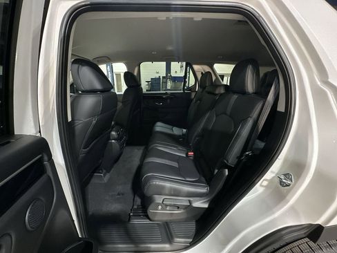 New 2025 Honda Pilot EX-L image 24