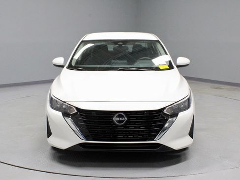 Used 2025 Nissan Sentra SV FWD image 5