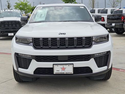 New 2026 Jeep Grand Cherokee Limited RWD image 5