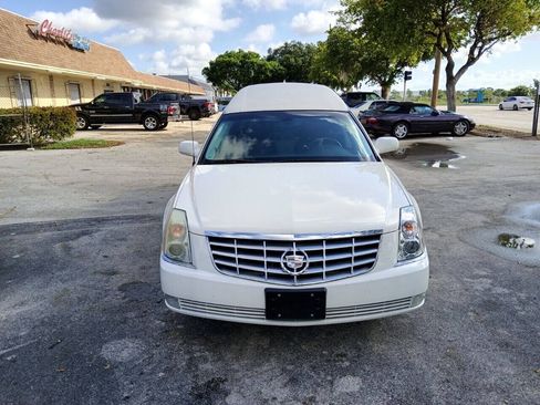 Used 2011 Cadillac DTS Limousine FWD image 6