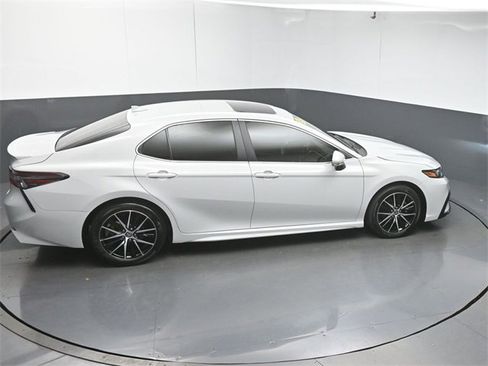 Used 2024 Toyota Camry SE image 46