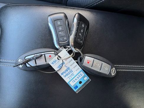 Used 2022 Nissan Pathfinder S AWD/4WD image 47