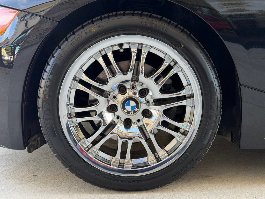 Used 2004 BMW Z4 3.0i RWD image 17