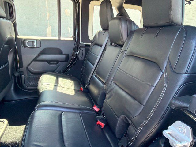 Used 2018 Jeep Wrangler Unlimited Sahara AWD/4WD image 19