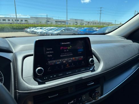 Used 2025 Nissan Rogue SV AWD/4WD image 20