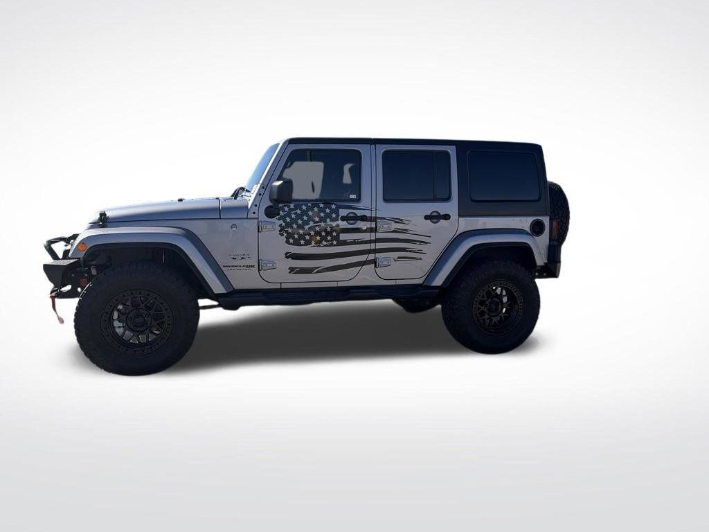 Used 2018 Jeep Wrangler Unlimited Sahara AWD/4WD image 2