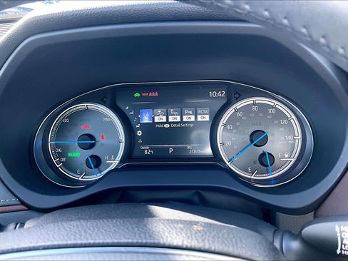 Used 2021 Toyota Venza Limited image 25