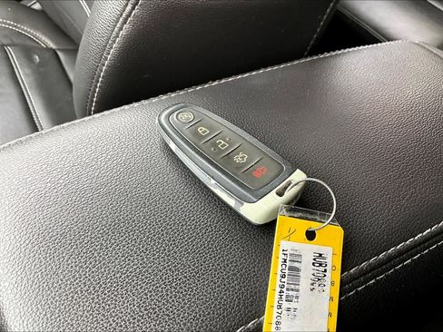 Used 2017 Ford Escape Titanium AWD/4WD image 16
