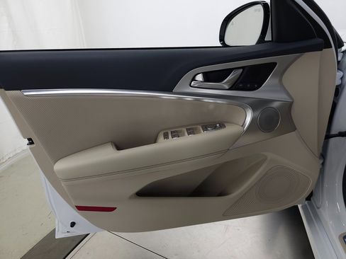 New 2026 Genesis G70 2.5T Prestige image 10