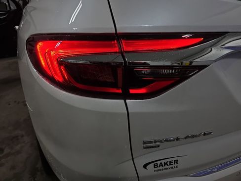 Used 2021 Buick Enclave Avenir w/ Avenir Technology Package image 43