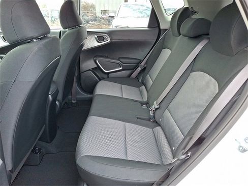 Used 2025 Kia Soul LX w/ LX Technology Package image 10