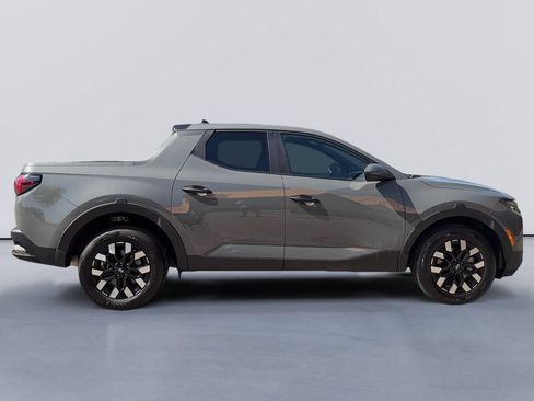 Used 2026 Hyundai Santa Cruz SE FWD image 2