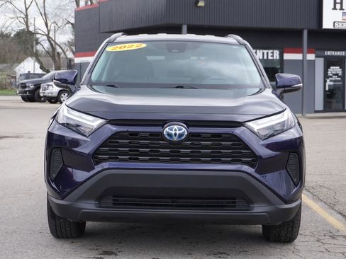 Used 2022 Toyota RAV4 XLE AWD/4WD image 2