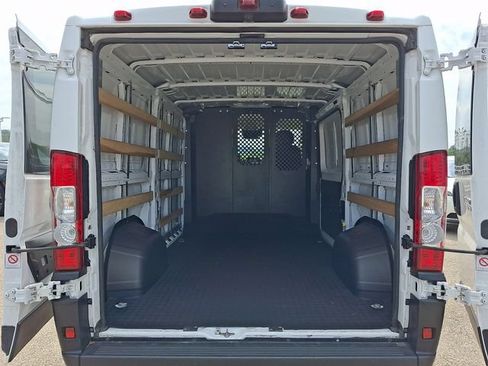 Used 2025 RAM ProMaster 2500 w/ U-Haul Equipment Group FWD image 31