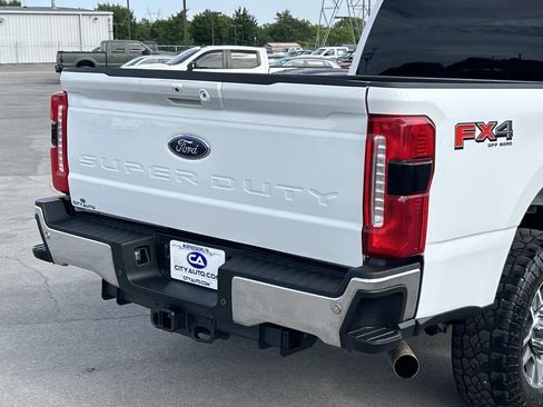 Used 2025 Ford F250 Lariat w/ FX4 Off-Road Package AWD/4WD image 14
