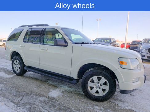 Used 2010 Ford Explorer XLT image 11