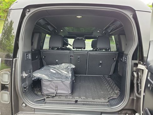 New 2026 Land Rover Defender 110 S AWD/4WD image 13