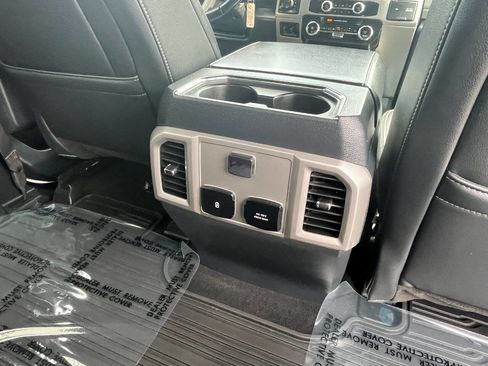 Used 2022 Ford F250 Lariat image 19