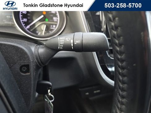 Used 2021 Toyota Camry SE w/ Cold Weather Package image 12