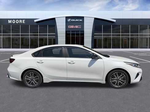 Used 2022 Kia Forte GT-Line FWD image 2
