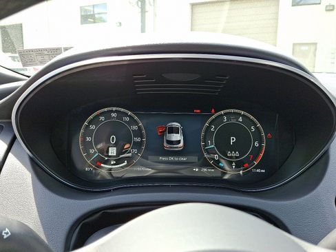 Certified 2024 Jaguar E-PACE R-Dynamic SE image 23