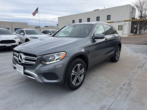 Used 2019 Mercedes-Benz GLC 300 4MATIC image 3