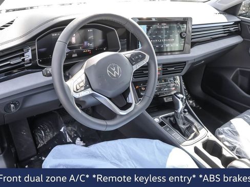 New 2026 Volkswagen Jetta SE FWD image 4