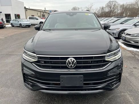 Certified 2022 Volkswagen Tiguan SE R-Line image 3