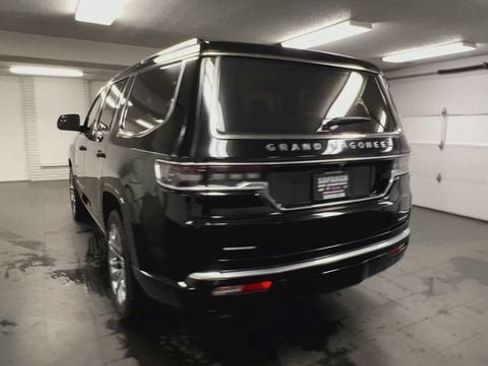 Used 2022 Jeep Grand Wagoneer Series II w/ Premium Group II AWD/4WD image 7