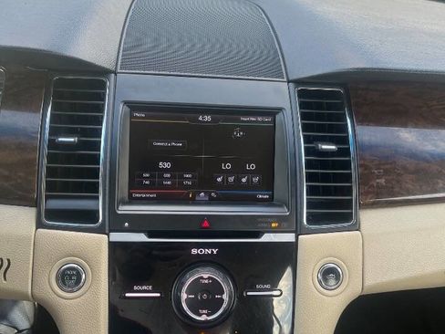 Used 2013 Ford Taurus Limited image 16