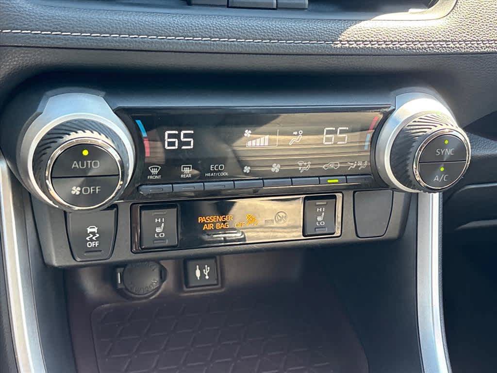 Used 2019 Toyota RAV4 Limited AWD/4WD image 16