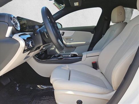 Used 2023 Mercedes-Benz CLA 250 image 17