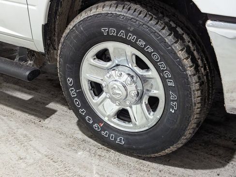 Used 2024 RAM 2500 Tradesman w/ Chrome Appearance Group AWD/4WD image 13