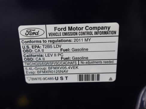 Used 2011 Ford Mustang Shelby GT500 w/ SVT Performance Pkg image 18