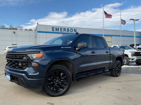 Used 2023 Chevrolet Silverado 1500 Custom image 1