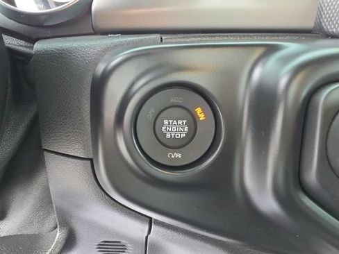 Used 2021 Jeep Gladiator Sport AWD/4WD image 27